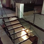 Ограждение лестницы на квадратных стойках с заполнением стеклом СО-3170 - фото 1