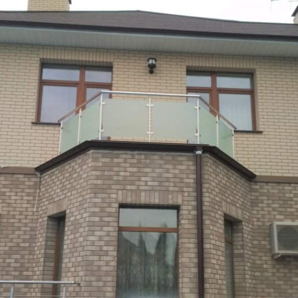 Стеклянное ограждение балкона и крыльца СО-11420