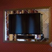 Интерьерное зеркальное панно за телевизором ЗП-2593