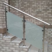 Стеклянное ограждение балкона и крыльца СО-11420 - фото 2