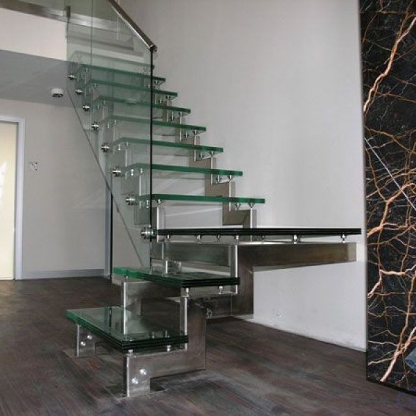 Стеклянная лестница СЛ-3357