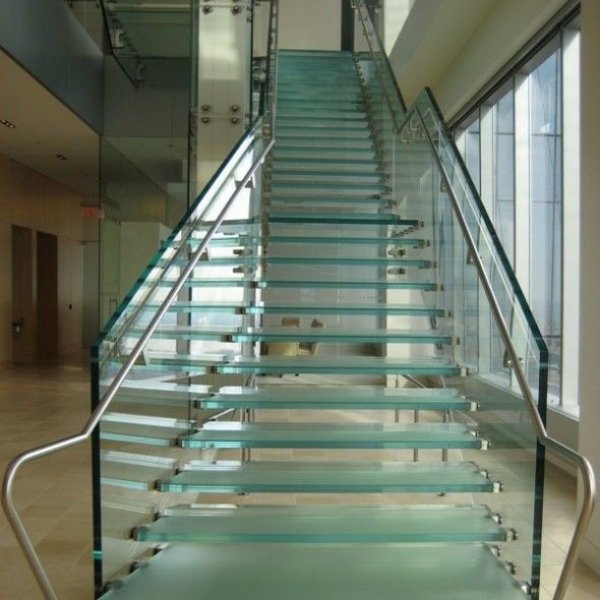 Стеклянная лестница СЛ-3408