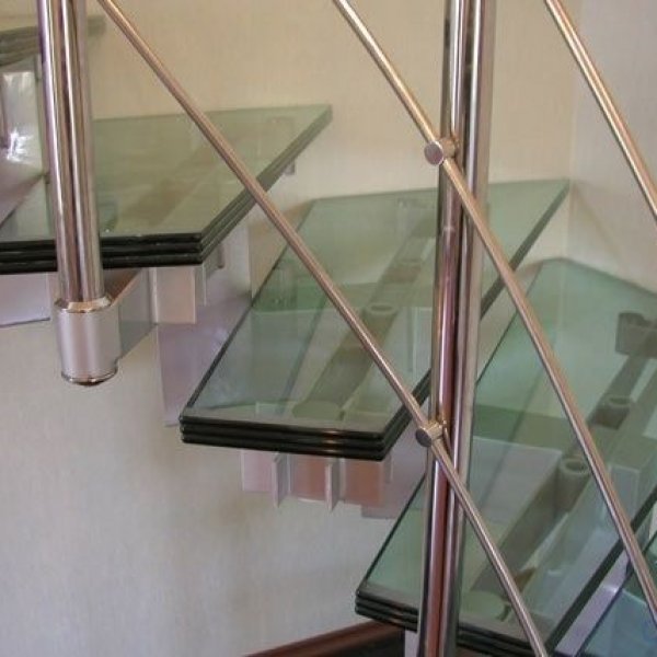 Стеклянная лестница СЛ-3375
