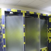 Стеклянные душевые двери для фитнес-центра СДК-11715 - фото 1