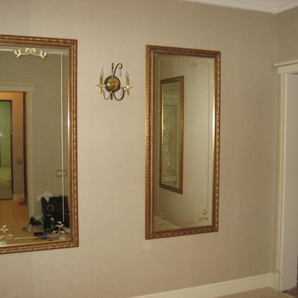 Зеркало в багетной раме с элементами покраски алкидной эмалью 33-1827