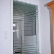 Стеклянная распашная дверь СРПД-3778