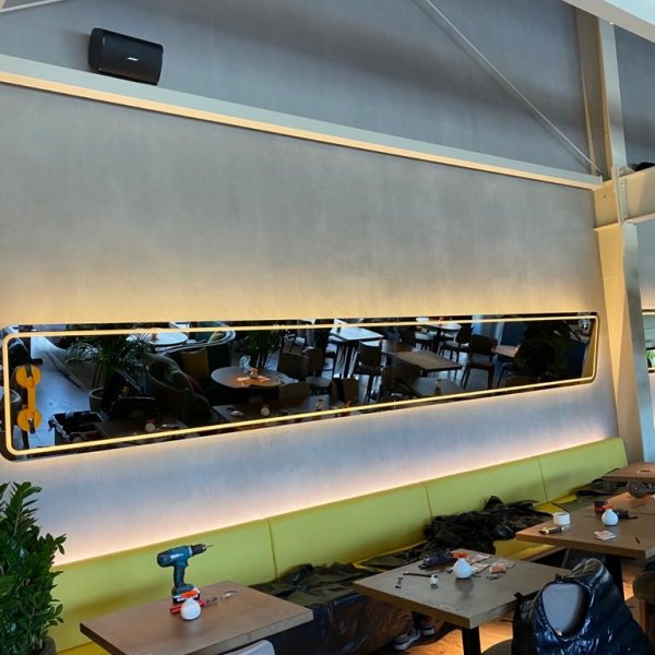 Настенные зеркала с LED-подсветкой для ресторана ЗЗ-18971