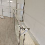 Ограждение лестницы на стойках с заполнением стеклом СО-3249 - фото 2