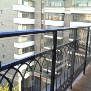 Балконное ограждение из молированного (радиусного) стекла СО-3310 - фото 1