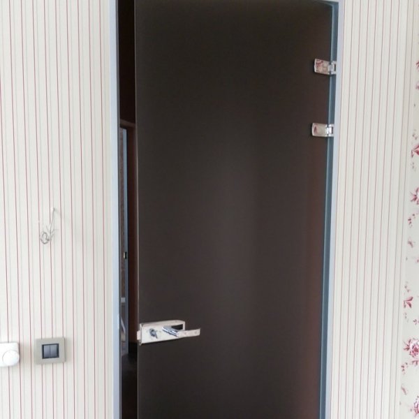 Стеклянная распашная дверь СРПД-3706