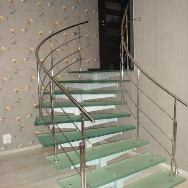 Стеклянная лестница СЛ-3402