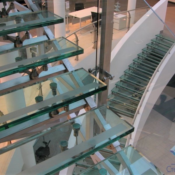 Стеклянная лестница СЛ-3341