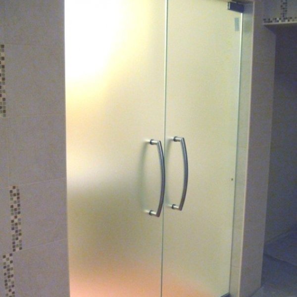 Стеклянные распашные двери СРПД-3716